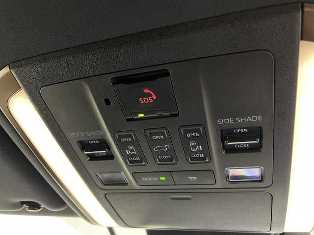 トヨタ アルファード Z 鹿児島県 2024(令6)年 1.3万km プラチナホワイトパールマイカ 純正ナビ機能付きディスプレイオーディオ/（BT/フルセグTV）/両側パワースライドドア/自動駐車システム/ツインムーンルーフ/左右オートステップ/パワーバックドア/パノラミックビューモニター/プリクラッシュセーフティ/レーンキープアシスト/レーダークルーズコントロール/レザーシート/シートヒーター/シートベンチレーション/電動サンシェード/デジタルインナーミラー/カラーヘッドアップディスプレイ/静電タッチ式ステアリングスイッチ