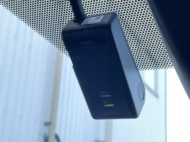 トヨタ ノア Si ダブルバイビー 佐賀県 2018(平30)年 4.1万km ブラック 純正9インチSDナビゲーション/・フルセグTV/CD/DVD/SD/Bluetooth/フリップダウンモニター/バックカメラ/前方ドライブレコーダー/ビルトインETC/両側パワースライドドア/後席エアコン/後席サンシェード/ISOFIX対応/革巻きステアリング/ステアリングリモコン/純正16インチアルミホイール/純正LEDヘッドライト/・オートマチックハイビーム/純正LEDフォグランプ/純正フロアマット/新車保証書/取扱説明書/トヨタセーフティセンスC/・クルーズコントロール/・プリクラッシュセーフティ/・レーンディパーチャーアラート/・アイドリングストップ