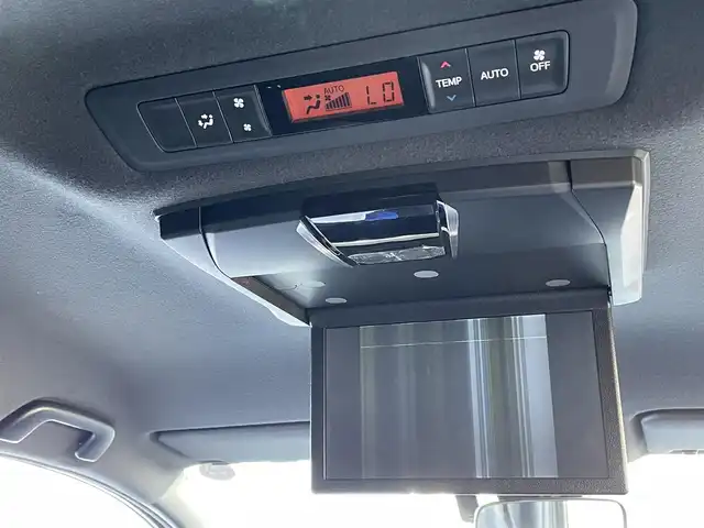 トヨタ ノア Si ダブルバイビー 佐賀県 2018(平30)年 4.1万km ブラック 純正9インチSDナビゲーション/・フルセグTV/CD/DVD/SD/Bluetooth/フリップダウンモニター/バックカメラ/前方ドライブレコーダー/ビルトインETC/両側パワースライドドア/後席エアコン/後席サンシェード/ISOFIX対応/革巻きステアリング/ステアリングリモコン/純正16インチアルミホイール/純正LEDヘッドライト/・オートマチックハイビーム/純正LEDフォグランプ/純正フロアマット/新車保証書/取扱説明書/トヨタセーフティセンスC/・クルーズコントロール/・プリクラッシュセーフティ/・レーンディパーチャーアラート/・アイドリングストップ