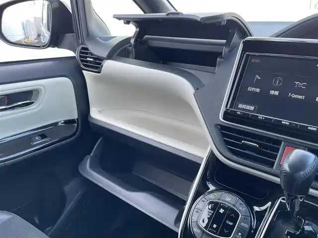 トヨタ ノア Si ダブルバイビー 佐賀県 2018(平30)年 4.1万km ブラック 純正9インチSDナビゲーション/・フルセグTV/CD/DVD/SD/Bluetooth/フリップダウンモニター/バックカメラ/前方ドライブレコーダー/ビルトインETC/両側パワースライドドア/後席エアコン/後席サンシェード/ISOFIX対応/革巻きステアリング/ステアリングリモコン/純正16インチアルミホイール/純正LEDヘッドライト/・オートマチックハイビーム/純正LEDフォグランプ/純正フロアマット/新車保証書/取扱説明書/トヨタセーフティセンスC/・クルーズコントロール/・プリクラッシュセーフティ/・レーンディパーチャーアラート/・アイドリングストップ