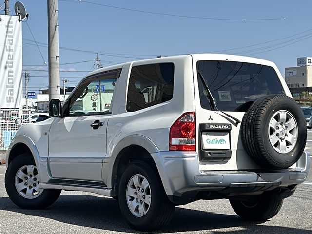 三菱 パジェロ ZR ショート 岐阜県 2005(平17)年 8.9万km ソフィアホワイト /ワンオーナー//社外メモリナビ(AVIC-RZ901)/(BT/フルセグTV/DISC/SD)//バックカメラ//ＥＴＣ//ナビ連動ドライブレコーダー//フォグランプ//リモコンキー//スペアキーx1//オートライト//電格ミラー