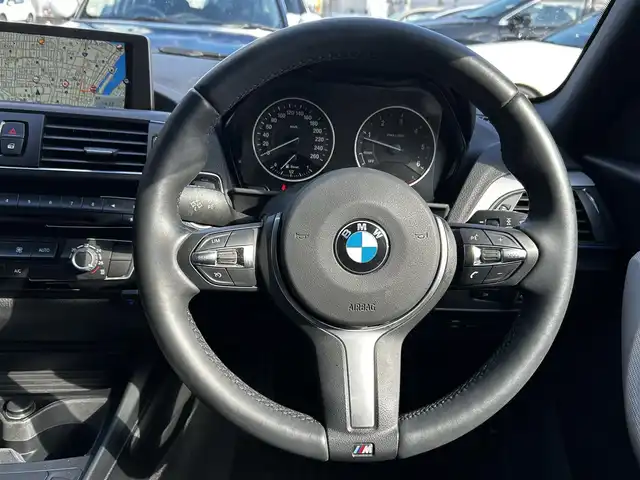 ＢＭＷ １１８ｄ Mスポーツ 高知県 2016(平28)年 2.8万km アルピンホワイトⅢ 純正ナビ/ 【AM/FM/CD/DVD】/社外TVチューナー/バックカメラ/新品フロアマット/社外レーダー付き/アイドリングストップ