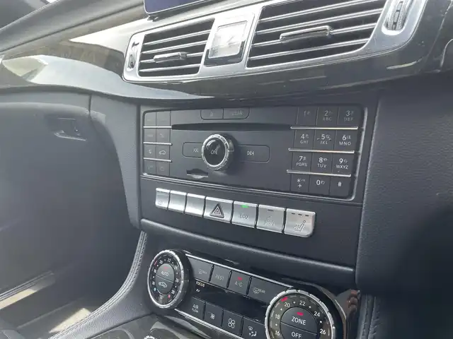 メルセデス・ベンツ ＣＬＳ４００ 栃木県 2016(平28)年 5.2万km ダイヤモンドホワイト レーダーセーフティパッケージ/サンルーフ/黒革シート/ナビ/フルセグTV/全方位カメラ/ETC/パークトロニック /電動トランクリッド/キーレスゴー/PRE-SAFE/レーンキープアシスト/ブラインドスポット /パワーシート /シートヒーター全席/LEDヘッドライト/オートライト