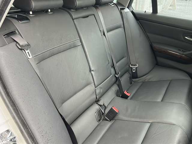 ＢＭＷ ３２０ｉ ツーリング 京都府 2009(平21)年 9.7万km アルピンホワイトⅢ HDDナビ/フルセグテレビ/バックカメラ/アイドリングストップ/サンルーフ/ドアバイザー
