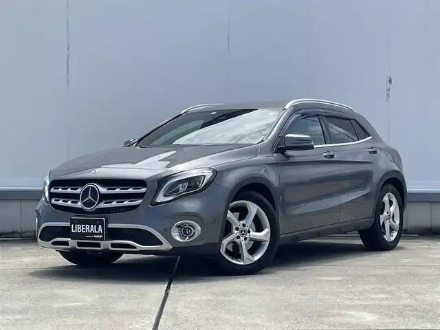 メルセデス・ベンツ ＧＬＡ２２０ 4マチック 東京都 2018(平30)年 4.6万km マウンテングレー ドラレコ/ＡＣＣ/ＡＳＶ/ＢＳＭ/ＬＫＡ/バックカメラ/純正HＤＤナビ/フルセグ/Ｂｌｕｅｔｏｏｔｈ/ETC2.0/黒革シート/シートヒーター/パドルシフト/LED/フォグランプ/純正１８AW/スマートキー