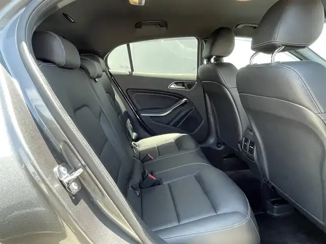 メルセデス・ベンツ ＧＬＡ２２０ 4マチック 東京都 2018(平30)年 4.6万km マウンテングレー ドラレコ/ＡＣＣ/ＡＳＶ/ＢＳＭ/ＬＫＡ/バックカメラ/純正HＤＤナビ/フルセグ/Ｂｌｕｅｔｏｏｔｈ/ETC2.0/黒革シート/シートヒーター/パドルシフト/LED/フォグランプ/純正１８AW/スマートキー