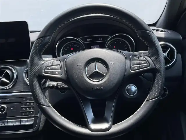 メルセデス・ベンツ ＧＬＡ２２０ 4マチック 東京都 2018(平30)年 4.6万km マウンテングレー ドラレコ/ＡＣＣ/ＡＳＶ/ＢＳＭ/ＬＫＡ/バックカメラ/純正HＤＤナビ/フルセグ/Ｂｌｕｅｔｏｏｔｈ/ETC2.0/黒革シート/シートヒーター/パドルシフト/LED/フォグランプ/純正１８AW/スマートキー