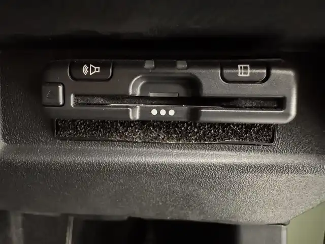 スズキ ジムニー XL 兵庫県 2020(令2)年 2.4万km ジャングルグリーン ４WD/5速MT/トランスファー/社外SDナビ（AVN-D10W）/（フルセグ/CD/DVD/SD/Bluetooth）/バックカメラ/ETC/前方ドライブレコーダー/前席シートヒーター/純正マット・ドアバイザー/フォグ/ヘッドライトレベライザー/電動格納ミラー