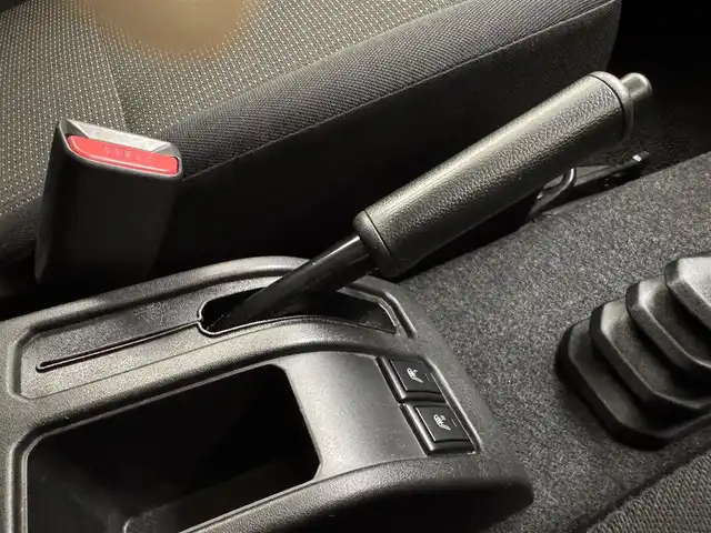 スズキ ジムニー XL 兵庫県 2020(令2)年 2.4万km ジャングルグリーン ４WD/5速MT/トランスファー/社外SDナビ（AVN-D10W）/（フルセグ/CD/DVD/SD/Bluetooth）/バックカメラ/ETC/前方ドライブレコーダー/前席シートヒーター/純正マット・ドアバイザー/フォグ/ヘッドライトレベライザー/電動格納ミラー