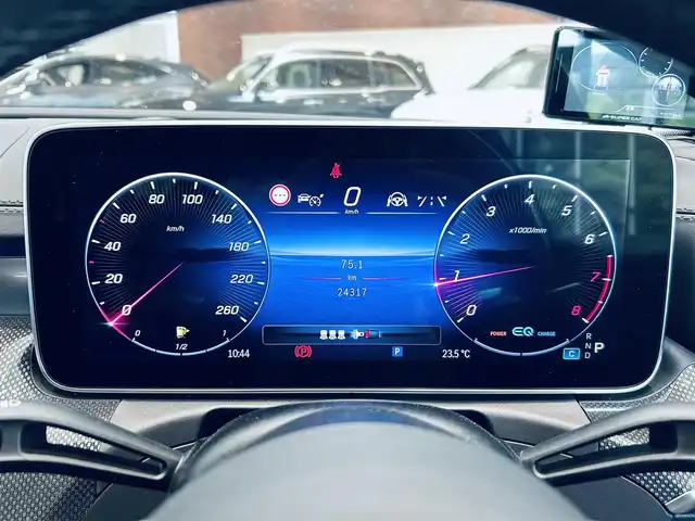 メルセデス・ベンツ Ｃ２００ アバンギャルド AMGライン 大阪府 2022(令4)年 2.5万km ポーラホワイト ベーシックP/レーダーセーフティP/HUD/ACC/ハーフレザー/メモリ付きパワーシート/シートヒーター/純正ナビ/TV/360度カメラ/applecarplay/純正18インチAW/LEDヘッドライト/アンビエントライト/電動リアゲート/ブラインドスポット