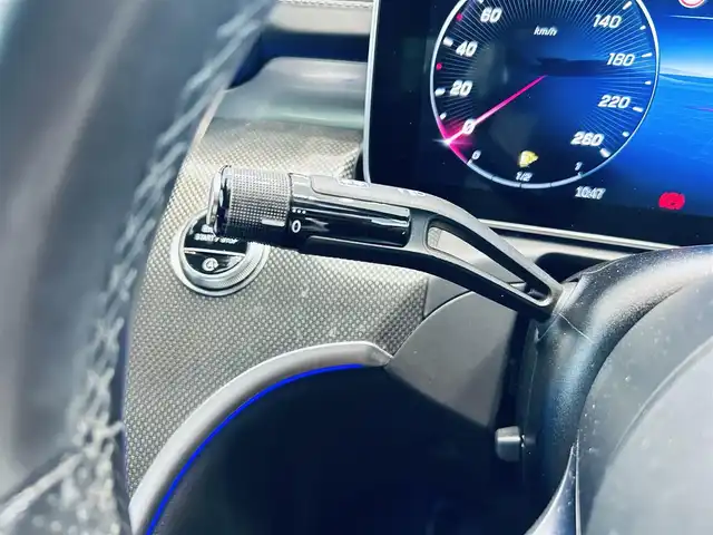 メルセデス・ベンツ Ｃ２００ アバンギャルド AMGライン 大阪府 2022(令4)年 2.5万km ポーラホワイト ベーシックP/レーダーセーフティP/HUD/ACC/ハーフレザー/メモリ付きパワーシート/シートヒーター/純正ナビ/TV/360度カメラ/applecarplay/純正18インチAW/LEDヘッドライト/アンビエントライト/電動リアゲート/ブラインドスポット