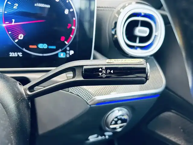 メルセデス・ベンツ Ｃ２００ アバンギャルド AMGライン 大阪府 2022(令4)年 2.5万km ポーラホワイト ベーシックP/レーダーセーフティP/HUD/ACC/ハーフレザー/メモリ付きパワーシート/シートヒーター/純正ナビ/TV/360度カメラ/applecarplay/純正18インチAW/LEDヘッドライト/アンビエントライト/電動リアゲート/ブラインドスポット