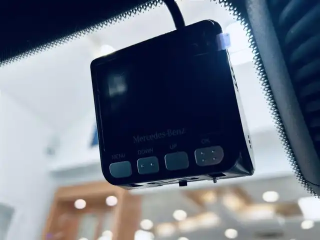 メルセデス・ベンツ Ｃ２００ アバンギャルド AMGライン 大阪府 2022(令4)年 2.5万km ポーラホワイト ベーシックP/レーダーセーフティP/HUD/ACC/ハーフレザー/メモリ付きパワーシート/シートヒーター/純正ナビ/TV/360度カメラ/applecarplay/純正18インチAW/LEDヘッドライト/アンビエントライト/電動リアゲート/ブラインドスポット