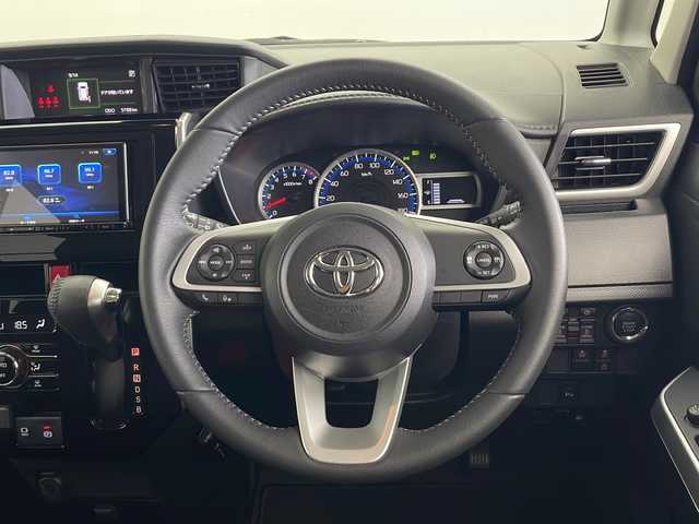 トヨタ ルーミー カスタムG 秋田県 2024(令6)年 0.6万km ブラックマイカメタリック 4WD/社外ナビ/　(AM/AM/Bluetooth)/バックカメラ/ETC/両側パワースライドドア/スマートアシスト/レーダークルーズコントロール/ウェルカムオープン/オートブレーキホールド/オートライト/LEDヘッドライト/フォグランプ/スマートキー/スペアキー/純正フロアマット/取扱説明書/保証書