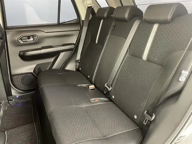 ダイハツ ロッキー プレミアム 福島県 2021(令3)年 4.5万km ブラックマイカメタリック スマートアシスト　/・車線逸脱警報/・衝突軽減システム/・レーンキープアシスト/・レーダークルーズコントロール/・コーナーセンサー/・オートハイビーム/純正ＳＤナビゲーション　/【AM/FM/DVD/CD/Bluetooth/フルセグ】/型式:NSZN-W710/ハーフレザーシート/ＥＴＣ　/シートヒーター　/プッシュスタート　/・スマートキー　/・スペアキー　/ＬＥＤライト　/・オートライト　/・フォグライト　/ステアリングスイッチ/・革巻きステアリング/・チルトステアリング/純正フロアマット