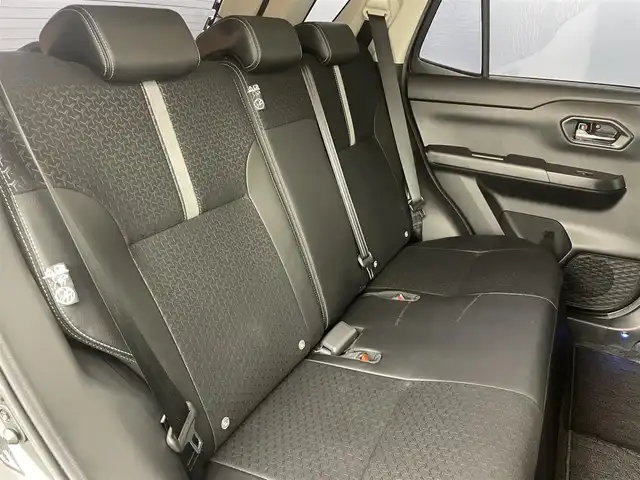 ダイハツ ロッキー プレミアム 福島県 2021(令3)年 4.5万km ブラックマイカメタリック スマートアシスト　/・車線逸脱警報/・衝突軽減システム/・レーンキープアシスト/・レーダークルーズコントロール/・コーナーセンサー/・オートハイビーム/純正ＳＤナビゲーション　/【AM/FM/DVD/CD/Bluetooth/フルセグ】/型式:NSZN-W710/ハーフレザーシート/ＥＴＣ　/シートヒーター　/プッシュスタート　/・スマートキー　/・スペアキー　/ＬＥＤライト　/・オートライト　/・フォグライト　/ステアリングスイッチ/・革巻きステアリング/・チルトステアリング/純正フロアマット