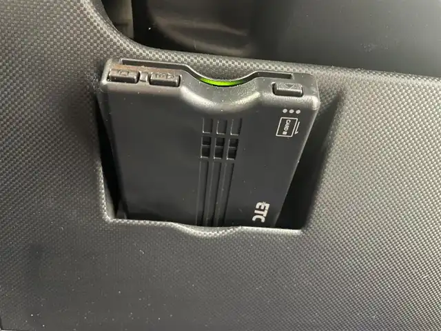 ダイハツ ロッキー プレミアム 福島県 2021(令3)年 4.5万km ブラックマイカメタリック スマートアシスト　/・車線逸脱警報/・衝突軽減システム/・レーンキープアシスト/・レーダークルーズコントロール/・コーナーセンサー/・オートハイビーム/純正ＳＤナビゲーション　/【AM/FM/DVD/CD/Bluetooth/フルセグ】/型式:NSZN-W710/ハーフレザーシート/ＥＴＣ　/シートヒーター　/プッシュスタート　/・スマートキー　/・スペアキー　/ＬＥＤライト　/・オートライト　/・フォグライト　/ステアリングスイッチ/・革巻きステアリング/・チルトステアリング/純正フロアマット