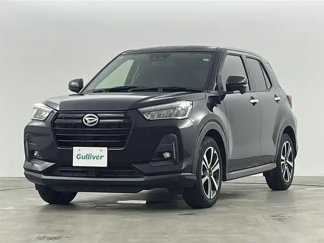 ダイハツ ロッキー プレミアム 福島県 2021(令3)年 4.5万km ブラックマイカメタリック スマートアシスト　/・車線逸脱警報/・衝突軽減システム/・レーンキープアシスト/・レーダークルーズコントロール/・コーナーセンサー/・オートハイビーム/純正ＳＤナビゲーション　/【AM/FM/DVD/CD/Bluetooth/フルセグ】/型式:NSZN-W710/ハーフレザーシート/ＥＴＣ　/シートヒーター　/プッシュスタート　/・スマートキー　/・スペアキー　/ＬＥＤライト　/・オートライト　/・フォグライト　/ステアリングスイッチ/・革巻きステアリング/・チルトステアリング/純正フロアマット