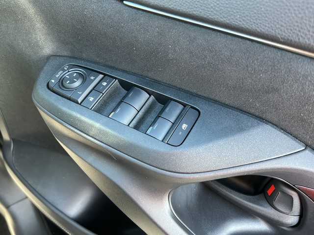 トヨタ ヤリスクロス ハイブリッド Z 岐阜県 2024(令6)年 0.5万km ブラックマイカ 登録時走行距離：4723km/ワンオーナー/純正ディスプレイオーディオ/バックモニター/Bluetooth・フルセグテレビ/レーダークルーズコントロール/レーンキープアシスト/前後コーナーセンサー/パワーシート/ハーフレザーシート/シートヒーター/ステアリングヒーター/ビルトインETC/前後ドライブレコーダー/オートライト/オートマチックハイビーム/プッシュスタート/スマートキー/純正18インチアルミホイール/保証書/取扱説明書