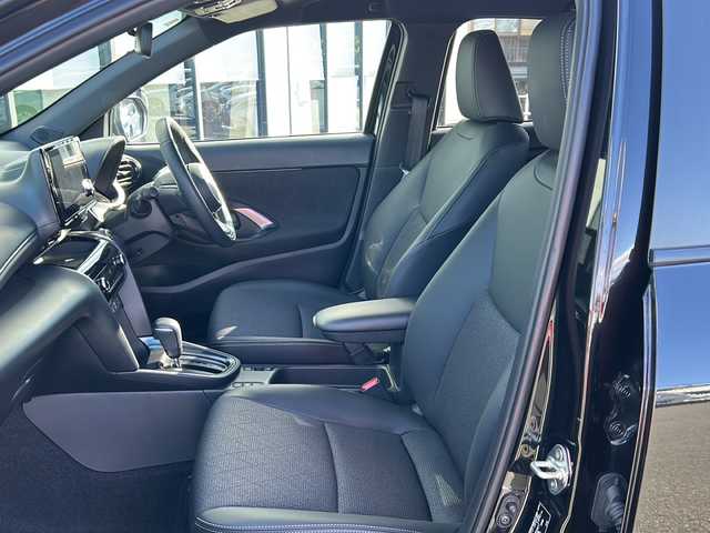 トヨタ ヤリスクロス ハイブリッド Z 岐阜県 2024(令6)年 0.5万km ブラックマイカ 登録時走行距離：4723km/ワンオーナー/純正ディスプレイオーディオ/バックモニター/Bluetooth・フルセグテレビ/レーダークルーズコントロール/レーンキープアシスト/前後コーナーセンサー/パワーシート/ハーフレザーシート/シートヒーター/ステアリングヒーター/ビルトインETC/前後ドライブレコーダー/オートライト/オートマチックハイビーム/プッシュスタート/スマートキー/純正18インチアルミホイール/保証書/取扱説明書