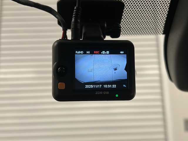 トヨタ ヤリスクロス ハイブリッド Z 熊本県 2024(令6)年 0.5万km ブラックマイカ 登録時走行距離：4723km/ワンオーナー/純正ディスプレイオーディオ/・Bluetooth/・フルセグテレビ/バックモニター/ビルトインETC/トヨタセーフティセンス/・レーダークルーズコントロール/・レーンキープアシスト/・前後コーナーセンサー/・オートマチックハイビーム/パワーシート/シートヒーター/ステアリングヒーター/前後ドライブレコーダー/プッシュスタート/スマートキー/純正18インチアルミホイール/保証書/取扱説明書