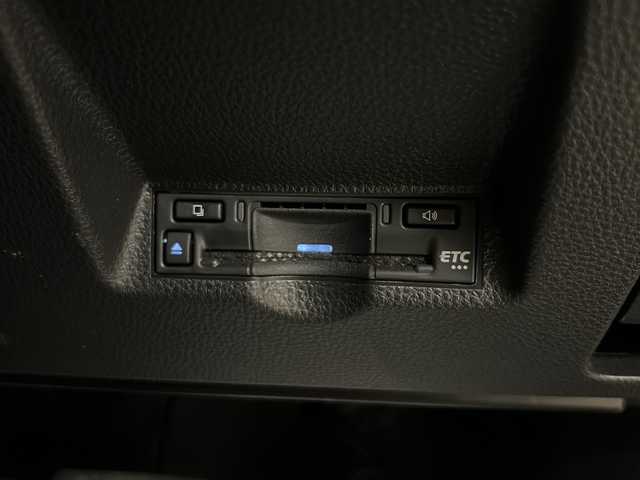 トヨタ ヤリスクロス ハイブリッド Z 熊本県 2024(令6)年 0.5万km ブラックマイカ 登録時走行距離：4723km/ワンオーナー/純正ディスプレイオーディオ/・Bluetooth/・フルセグテレビ/バックモニター/ビルトインETC/トヨタセーフティセンス/・レーダークルーズコントロール/・レーンキープアシスト/・前後コーナーセンサー/・オートマチックハイビーム/パワーシート/シートヒーター/ステアリングヒーター/前後ドライブレコーダー/プッシュスタート/スマートキー/純正18インチアルミホイール/保証書/取扱説明書