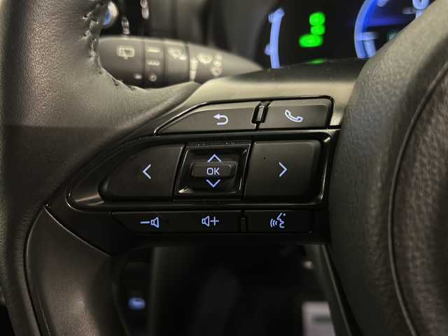 トヨタ ヤリスクロス ハイブリッド Z 熊本県 2024(令6)年 0.5万km ブラックマイカ 登録時走行距離：4723km/ワンオーナー/純正ディスプレイオーディオ/・Bluetooth/・フルセグテレビ/バックモニター/ビルトインETC/トヨタセーフティセンス/・レーダークルーズコントロール/・レーンキープアシスト/・前後コーナーセンサー/・オートマチックハイビーム/パワーシート/シートヒーター/ステアリングヒーター/前後ドライブレコーダー/プッシュスタート/スマートキー/純正18インチアルミホイール/保証書/取扱説明書