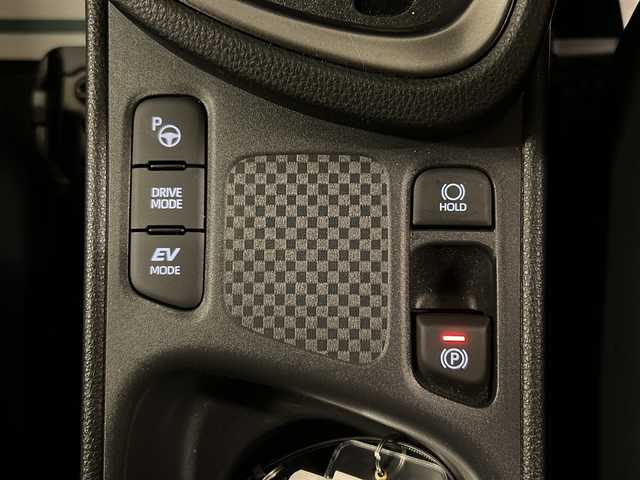 トヨタ ヤリスクロス ハイブリッド Z 熊本県 2024(令6)年 0.5万km ブラックマイカ 登録時走行距離：4723km/ワンオーナー/純正ディスプレイオーディオ/・Bluetooth/・フルセグテレビ/バックモニター/ビルトインETC/トヨタセーフティセンス/・レーダークルーズコントロール/・レーンキープアシスト/・前後コーナーセンサー/・オートマチックハイビーム/パワーシート/シートヒーター/ステアリングヒーター/前後ドライブレコーダー/プッシュスタート/スマートキー/純正18インチアルミホイール/保証書/取扱説明書