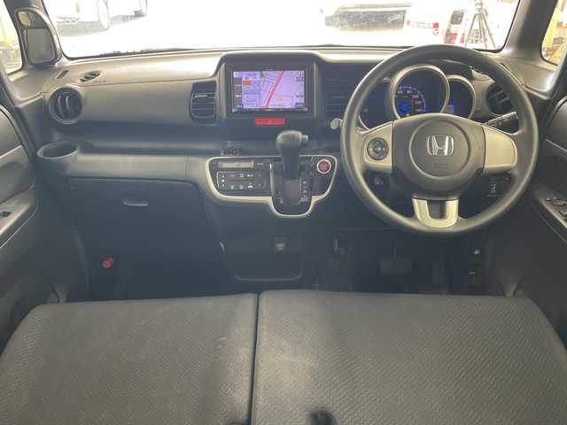 ホンダ Ｎ ＢＯＸ カスタム G 兵庫県 2014(平26)年 8.4万km スマートブラック ・社外SDナビ/・バックカメラ/・CD・AM・FM・TV/・片側パワースライドドア/・横滑り防止装置/・アイドリングストップ/・ETC/・ECON/・ドアバイザー/・ステアリングスイッチ/・純正フロアマット/・スマートキー/・HIDヘッドライト/・フォグランプ/・プッシュスタート/・取扱説明書/・保証書