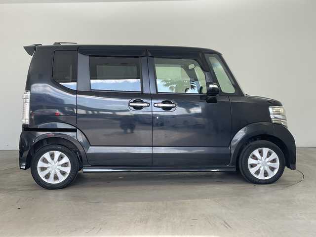 ホンダ Ｎ ＢＯＸ カスタム G 兵庫県 2014(平26)年 8.4万km スマートブラック ・社外SDナビ/・バックカメラ/・CD・AM・FM・TV/・片側パワースライドドア/・横滑り防止装置/・アイドリングストップ/・ETC/・ECON/・ドアバイザー/・ステアリングスイッチ/・純正フロアマット/・スマートキー/・HIDヘッドライト/・フォグランプ/・プッシュスタート/・取扱説明書/・保証書