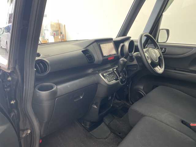 ホンダ Ｎ ＢＯＸ カスタム G 兵庫県 2014(平26)年 8.4万km スマートブラック ・社外SDナビ/・バックカメラ/・CD・AM・FM・TV/・片側パワースライドドア/・横滑り防止装置/・アイドリングストップ/・ETC/・ECON/・ドアバイザー/・ステアリングスイッチ/・純正フロアマット/・スマートキー/・HIDヘッドライト/・フォグランプ/・プッシュスタート/・取扱説明書/・保証書