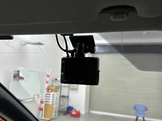 トヨタ エスクァイア Gi 福島県 2015(平27)年 6.5万km スパークリングブラックパールクリスタルシャイン /禁煙車//純正11インチフリップダウンモニター/【V11T-R62C】//クルーズコントロール//純正7インチナビ/・BT.CD.DVD.SD/・フルセグTV//バックカメラ//両側パワースライドドア//ビルトインETC//ドライブレコーダー（FR）//合皮シート/・前席シートヒーター//ステアリングスイッチ//プッシュスタート//スマートキー//LEDヘッドライト//フォグライト//純正15インチAW//夏タイヤ積み込み/【社外AW（195/65/15）】//純正ドアバイザー//社外フロアマット