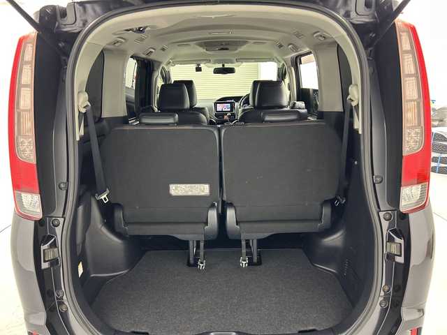 トヨタ エスクァイア Gi 福島県 2015(平27)年 6.5万km スパークリングブラックパールクリスタルシャイン /禁煙車//純正11インチフリップダウンモニター/【V11T-R62C】//クルーズコントロール//純正7インチナビ/・BT.CD.DVD.SD/・フルセグTV//バックカメラ//両側パワースライドドア//ビルトインETC//ドライブレコーダー（FR）//合皮シート/・前席シートヒーター//ステアリングスイッチ//プッシュスタート//スマートキー//LEDヘッドライト//フォグライト//純正15インチAW//夏タイヤ積み込み/【社外AW（195/65/15）】//純正ドアバイザー//社外フロアマット