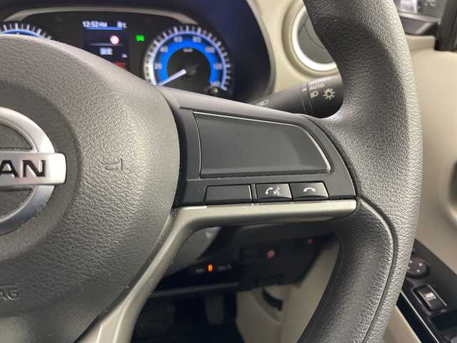 日産 デイズ X 道央・札幌 2022(令4)年 3.1万km スターリングシルバーM ・4WD/・純正７インチナビ/　（フルセグ/BT/CD/DVD)/・アラウンドビューモニター/・エマージェンシーブレーキ/・オートライト/・レーンキープアシスト/・運転席/助手席シートヒーター/・ステアリングスイッチ/・コーナーセンサー/・ＥＴＣ