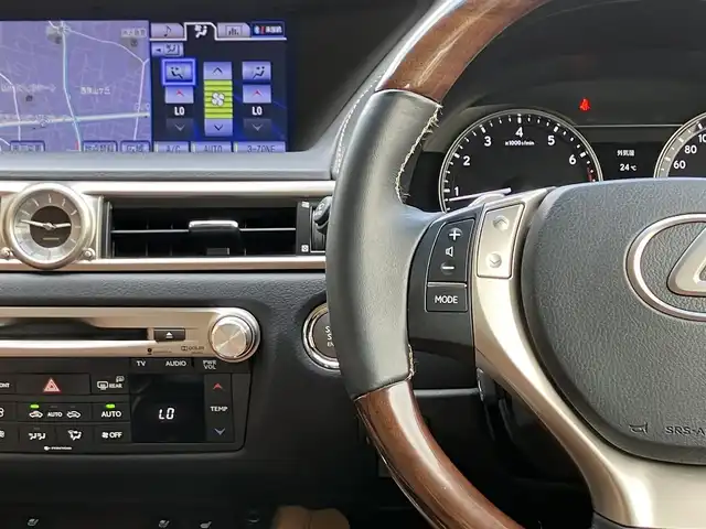 レクサス ＧＳ 350 バージョンL 埼玉県 2012(平24)年 4.6万km ホワイトパールクリスタルシャイン 登録時45105km/茶革シート/　・パワーシート（メモリー機能付）/　・シートヒーター/　・シートエアコン/純正メーカーHDDナビ/　・フルセグTV/　・TVキャンセラー/　・CD/DVD再生/　・Bluetooth接続/　・AUX/USB端子/　・HDDミュージックサーバー/バックカメラ/クリアランスソナー/ドライブレコーダー/パワーバックドア/ビルトインETC/スマートキー×2/プッシュスタートボタン/クルーズコントロール/オートサンシェード/ウッドコンビハンドル/電子パーキングブレーキ/パドルシフト/ナノイー内蔵オートエアコン/HIDヘッドライト/フォグライト/純正18インチAW/保証書/取扱説明書/ナビ取扱説明書/整備記録簿（H25.H26.H29.R3.R5.R7）