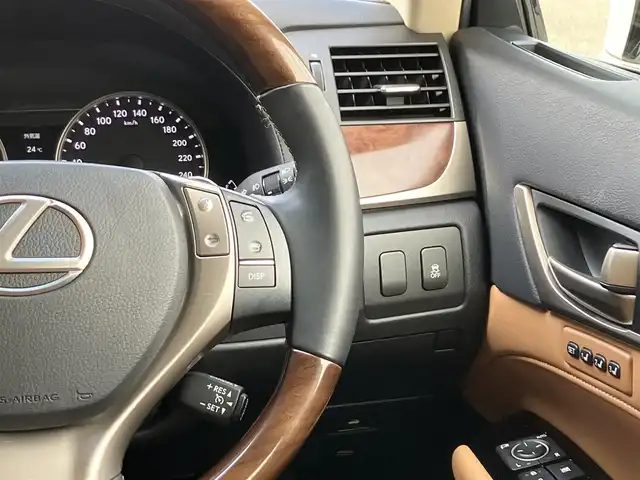 レクサス ＧＳ 350 バージョンL 埼玉県 2012(平24)年 4.6万km ホワイトパールクリスタルシャイン 登録時45105km/茶革シート/　・パワーシート（メモリー機能付）/　・シートヒーター/　・シートエアコン/純正メーカーHDDナビ/　・フルセグTV/　・TVキャンセラー/　・CD/DVD再生/　・Bluetooth接続/　・AUX/USB端子/　・HDDミュージックサーバー/バックカメラ/クリアランスソナー/ドライブレコーダー/パワーバックドア/ビルトインETC/スマートキー×2/プッシュスタートボタン/クルーズコントロール/オートサンシェード/ウッドコンビハンドル/電子パーキングブレーキ/パドルシフト/ナノイー内蔵オートエアコン/HIDヘッドライト/フォグライト/純正18インチAW/保証書/取扱説明書/ナビ取扱説明書/整備記録簿（H25.H26.H29.R3.R5.R7）