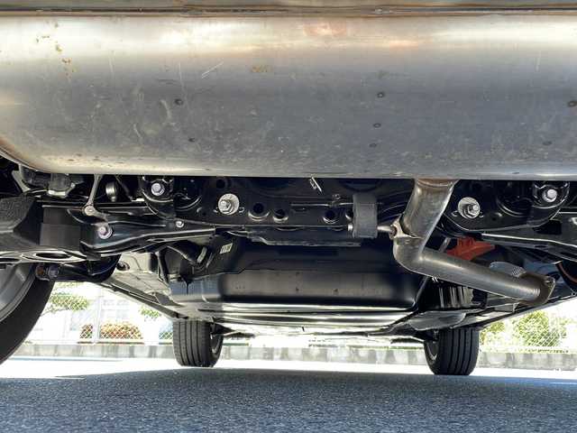 トヨタ ハリアー ハイブリッド Z 山口県 2025(令7)年 0.3万km プラチナホワイトパールマイカ 純正12.3インチディスプレイオーディオ/・コネクティッドナビ/・フルセグテレビ/・Bluetooth機能/・AM/FMラジオ/・Miracast/・USB入力端子/・交通情報/・ハンズフリー機能/バックカメラ/デジタルインナーミラー/運転席パワーシート/パワーバックドア/スマートキー×２/プッシュスタート/ ETC2.0/ドライブレコーダー/Toyota Safty Sense/・プリクラッシュセーフティ/・レーントレーシングアシスト/・レーダークルーズコントロール(全車速追従機能付)/・アダプティブハイビームシステム/・ロードサインアシスト/・ドライバー異常対応システム/・プロアクティブドライビングアシスト/・発進遅れ告知機能/ブラインドスポットモニター/パーキングサポートブレーキ