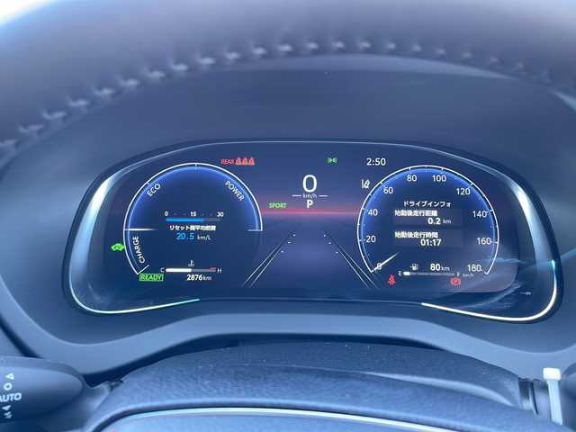 トヨタ ハリアー ハイブリッド Z 山口県 2025(令7)年 0.3万km プラチナホワイトパールマイカ 純正12.3インチディスプレイオーディオ/・コネクティッドナビ/・フルセグテレビ/・Bluetooth機能/・AM/FMラジオ/・Miracast/・USB入力端子/・交通情報/・ハンズフリー機能/バックカメラ/デジタルインナーミラー/運転席パワーシート/パワーバックドア/スマートキー×２/プッシュスタート/ ETC2.0/ドライブレコーダー/Toyota Safty Sense/・プリクラッシュセーフティ/・レーントレーシングアシスト/・レーダークルーズコントロール(全車速追従機能付)/・アダプティブハイビームシステム/・ロードサインアシスト/・ドライバー異常対応システム/・プロアクティブドライビングアシスト/・発進遅れ告知機能/ブラインドスポットモニター/パーキングサポートブレーキ