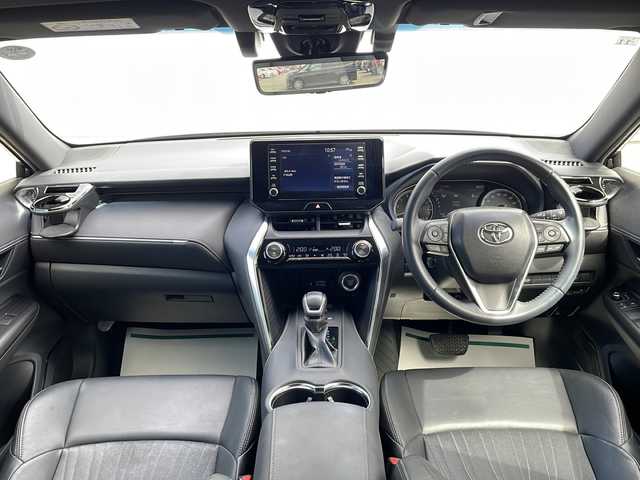 トヨタ ハリアー G 山形県 2020(令2)年 5.3万km プレシャスブラックパール 禁煙車/ワンオーナー/Toyota Safety Sense/・プリクラッシュセーフティ/・レーントレーシングアシスト/・レーダークルーズコントロール/・ロードサインアシスト/・発進遅れ告知機能/・プロアクティブドライビングアシスト/・ドライバー異常時対応システム/・オートマチックハイビーム/純正ディスプレイオーディオ(BT.USB.AppleCarPlay.MiraCast)/デジタルインナーミラー/ETC2.0/電動パーキングブレーキ/オートホールド/パワーバックドア/ナノイーエアコン/LEDヘッドライト/プッシュスタート/スマートキー/17インチ社外冬タイヤAW車載