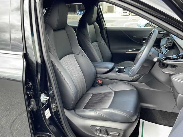 トヨタ ハリアー G 山形県 2020(令2)年 5.3万km プレシャスブラックパール 禁煙車/ワンオーナー/Toyota Safety Sense/・プリクラッシュセーフティ/・レーントレーシングアシスト/・レーダークルーズコントロール/・ロードサインアシスト/・発進遅れ告知機能/・プロアクティブドライビングアシスト/・ドライバー異常時対応システム/・オートマチックハイビーム/純正ディスプレイオーディオ(BT.USB.AppleCarPlay.MiraCast)/デジタルインナーミラー/ETC2.0/電動パーキングブレーキ/オートホールド/パワーバックドア/ナノイーエアコン/LEDヘッドライト/プッシュスタート/スマートキー/17インチ社外冬タイヤAW車載