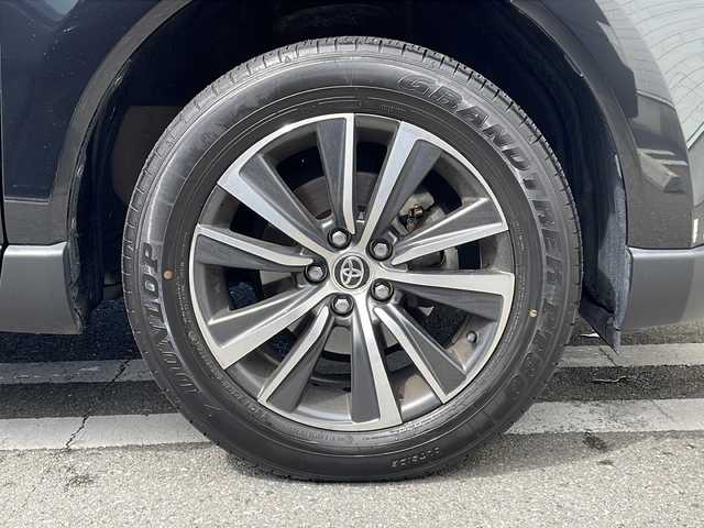 トヨタ ハリアー G 山形県 2020(令2)年 5.3万km プレシャスブラックパール 禁煙車/ワンオーナー/Toyota Safety Sense/・プリクラッシュセーフティ/・レーントレーシングアシスト/・レーダークルーズコントロール/・ロードサインアシスト/・発進遅れ告知機能/・プロアクティブドライビングアシスト/・ドライバー異常時対応システム/・オートマチックハイビーム/純正ディスプレイオーディオ(BT.USB.AppleCarPlay.MiraCast)/デジタルインナーミラー/ETC2.0/電動パーキングブレーキ/オートホールド/パワーバックドア/ナノイーエアコン/LEDヘッドライト/プッシュスタート/スマートキー/17インチ社外冬タイヤAW車載