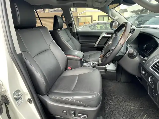 トヨタ ランドクルーザー プラド TX Lパッケージ 千葉県 2022(令4)年 4万km ホワイトパールクリスタルシャイン ワンオーナー/モデリスタフロントエアロ/モデリスタリアエアロ/モデリスタリアスポイラー/モデリスタマフラー/純正19インチアルミホイール/純正9インチナビ/クルーズコントロール/パワーバックドア/プッシュスタート/センターデフロック /ダウンヒルアシスト機能/オートハイビーム/ETC2.0/ヘッドライトウォッシャー/アイドルアップ（寒冷地仕様）/ヒルスタートアシスト/2nd START（雪道・泥道向け）/切替４WD/ドアバイザー/電動格納ミラー/ウィンカーミラー/保証書/取扱説明書、ナビ説明書