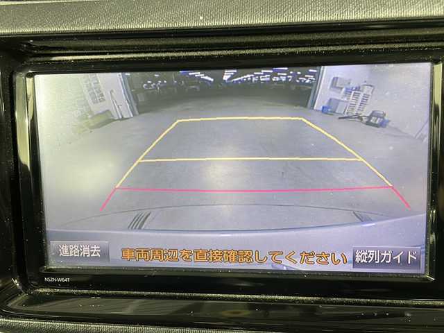 トヨタ アクア X－URBAN 福岡県 2015(平27)年 10.2万km シルバーM ・Bカメラ/・ハーフレザー/・プッシュスタート/・CD/DVD/・フルセグTV/・ETC/・Bluetooth/・ドラレコ/・純正ナビ/・スマートキー/・T-コネクト