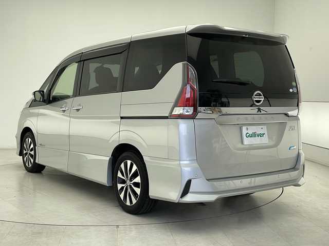 日産 セレナ ハイウェイスター Vセレクション 千葉県 2017(平29)年 6.1万km ブリリアントシルバー 純正ナビ（MM517D-L）　/全方位カメラ　/ハンズフリーオートスライドドア　/両側パワースライドドア　/ドライブレコーダー　/クルーズコントロール　/インテリジェントパーキングアシスト　/エマージェンシーブレーキ/LEDヘッドランプ/オートライト/ウィンカーミラー/電動格納ミラー/革巻きステアリングホイール/ステアリングスイッチ/アイドリングストップ/インテリジェントキー/プッシュスタート /サイドバイザー/ETC/社外リヤモニター　