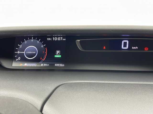 日産 セレナ ハイウェイスター Vセレクション 千葉県 2017(平29)年 6.1万km ブリリアントシルバー 純正ナビ（MM517D-L）　/全方位カメラ　/ハンズフリーオートスライドドア　/両側パワースライドドア　/ドライブレコーダー　/クルーズコントロール　/インテリジェントパーキングアシスト　/エマージェンシーブレーキ/LEDヘッドランプ/オートライト/ウィンカーミラー/電動格納ミラー/革巻きステアリングホイール/ステアリングスイッチ/アイドリングストップ/インテリジェントキー/プッシュスタート /サイドバイザー/ETC/社外リヤモニター　