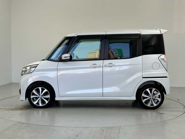 日産 デイズ ルークス ハイウェイスターターボ 愛知県 2014(平26)年 4.8万km ホワイトパール ターボ/純正ナビ／フルセグ／ＣＤ／ＤＶＤ／ＢＴ/アラウンドビューモニター/ＥＴＣ/両側パワースライドドア/キセノンライト/純正アルミホイール/プッシュエンジンスタート/純正エアロパーツ/ウィンカーミラー/フォグランプ/電動格納ミラー/フロアマット/ドアバイザー/取扱説明書/横滑り防止装置/スペアキー1本