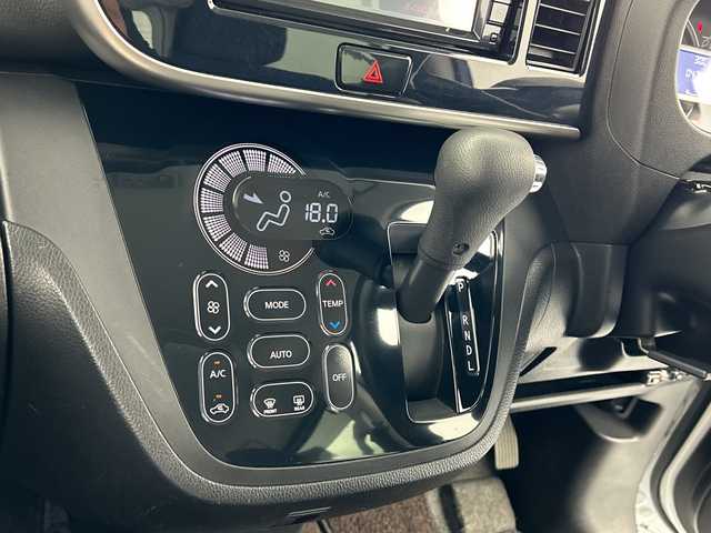 日産 デイズ ルークス ハイウェイスターターボ 愛知県 2014(平26)年 4.8万km ホワイトパール ターボ/純正ナビ／フルセグ／ＣＤ／ＤＶＤ／ＢＴ/アラウンドビューモニター/ＥＴＣ/両側パワースライドドア/キセノンライト/純正アルミホイール/プッシュエンジンスタート/純正エアロパーツ/ウィンカーミラー/フォグランプ/電動格納ミラー/フロアマット/ドアバイザー/取扱説明書/横滑り防止装置/スペアキー1本