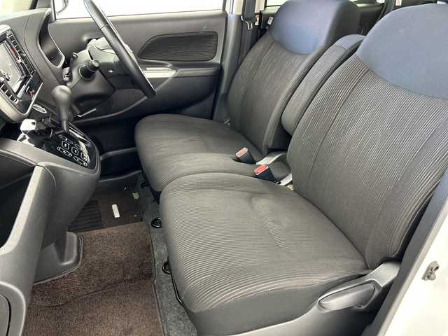 日産 デイズ ルークス ハイウェイスターターボ 愛知県 2014(平26)年 4.8万km ホワイトパール ターボ/純正ナビ／フルセグ／ＣＤ／ＤＶＤ／ＢＴ/アラウンドビューモニター/ＥＴＣ/両側パワースライドドア/キセノンライト/純正アルミホイール/プッシュエンジンスタート/純正エアロパーツ/ウィンカーミラー/フォグランプ/電動格納ミラー/フロアマット/ドアバイザー/取扱説明書/横滑り防止装置/スペアキー1本