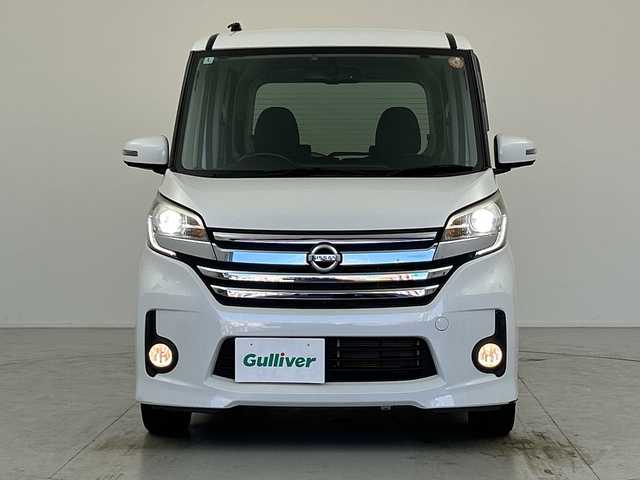 日産 デイズ ルークス ハイウェイスターターボ 愛知県 2014(平26)年 4.8万km ホワイトパール ターボ/純正ナビ／フルセグ／ＣＤ／ＤＶＤ／ＢＴ/アラウンドビューモニター/ＥＴＣ/両側パワースライドドア/キセノンライト/純正アルミホイール/プッシュエンジンスタート/純正エアロパーツ/ウィンカーミラー/フォグランプ/電動格納ミラー/フロアマット/ドアバイザー/取扱説明書/横滑り防止装置/スペアキー1本