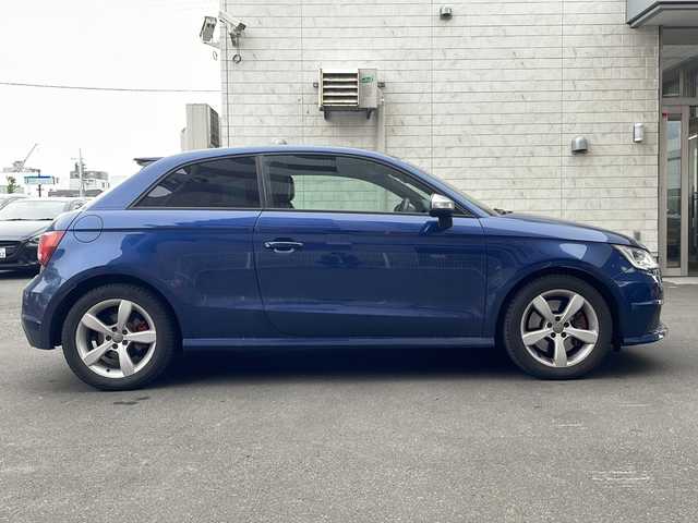 アウディ Ｓ１ 富山県 2016(平28)年 5.9万km スクーバブルーメタリック 4WD/純正ナビ/ドライブレコーダー(前後)/ETC/シートヒーター(前席)/ステアリングスイッチ/クリアランスリナー/横滑り防止/ドライブセレクト/純正フロアマット/オートライト/電格ミラー